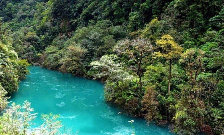 逃离荒凉之地